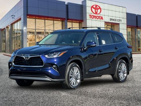New 2026 Toyota Highlander Platinum AWD/4WD image 2