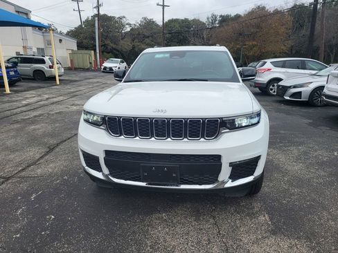 Used 2024 Jeep Grand Cherokee L Limited w/ Luxury Tech Group II image 2