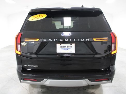 Used 2025 Ford Expedition Platinum AWD/4WD image 8