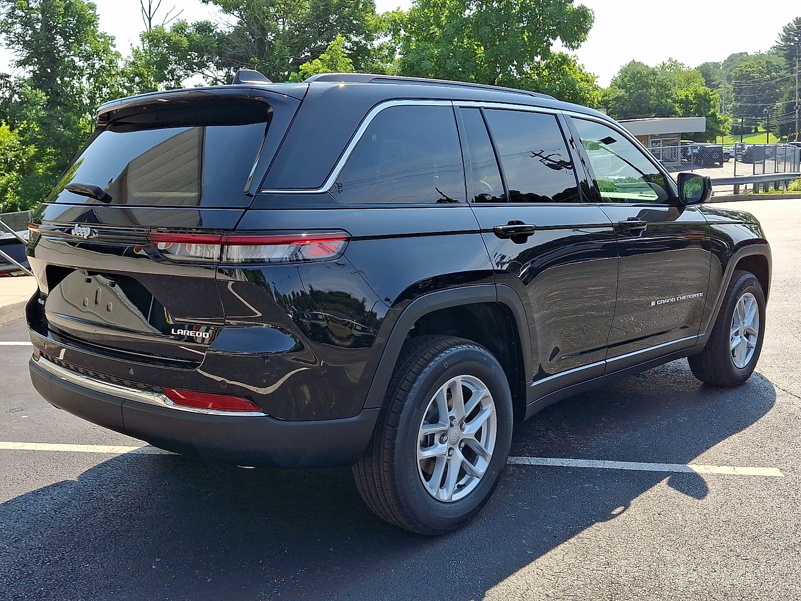 New 2026 Jeep Grand Cherokee Laredo X AWD/4WD image 3