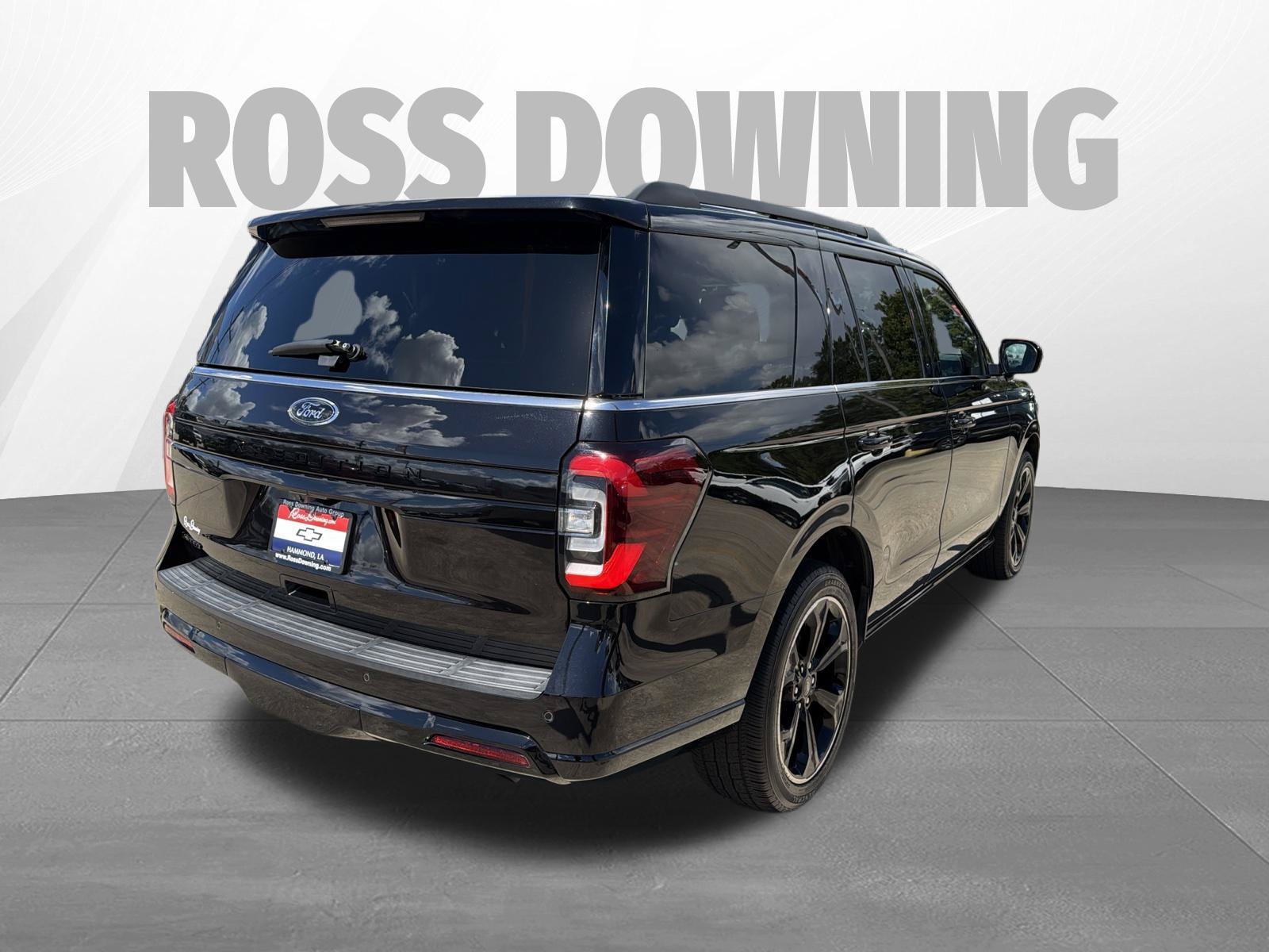 Used 2024 Ford Expedition Limited RWD image 4