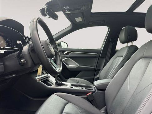 Certified 2025 Audi Q3 2.0T Premium AWD/4WD image 9