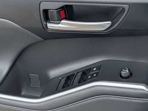 Used 2023 Toyota Highlander XSE image 25