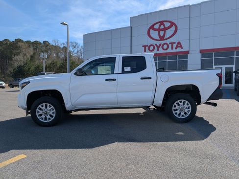 New 2026 Toyota Tacoma SR image 2