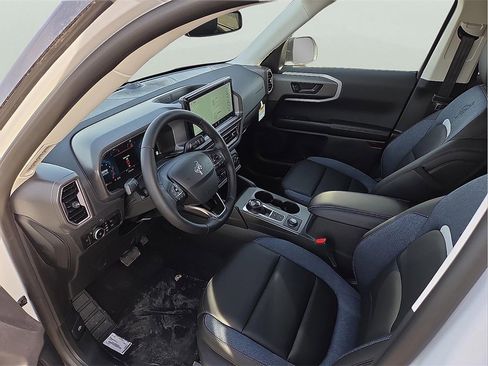 New 2025 Ford Bronco Outer Banks image 11