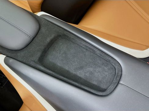 Used 2024 Ferrari Roma Spider RWD image 35