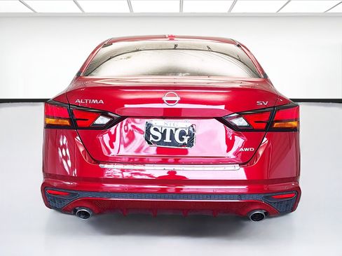 Used 2023 Nissan Altima 2.5 SV w/ SV Premium Package image 5
