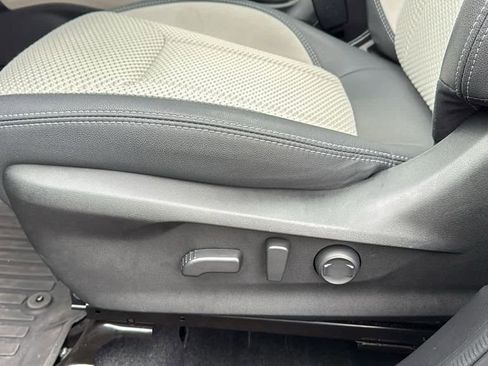 Used 2022 Subaru Forester Premium image 17