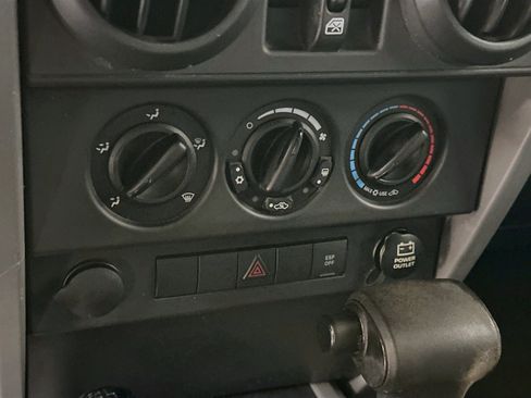 Used 2007 Jeep Wrangler Unlimited Sahara w/ Trailer Tow Group AWD/4WD image 22