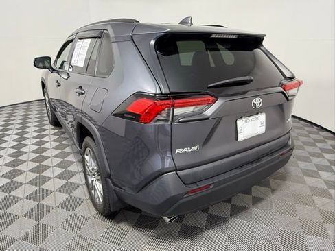 Used 2019 Toyota RAV4 XLE Premium image 4