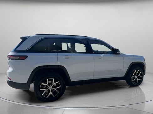 Used 2025 Jeep Grand Cherokee Limited w/ Trailer Tow Package image 30