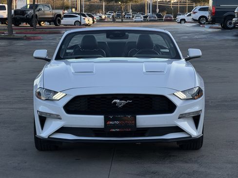 Used 2023 Ford Mustang Premium image 3