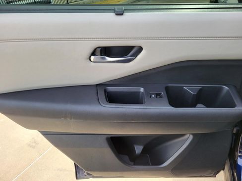 Certified 2025 Nissan Pathfinder SL w/ SL Premium Package image 19