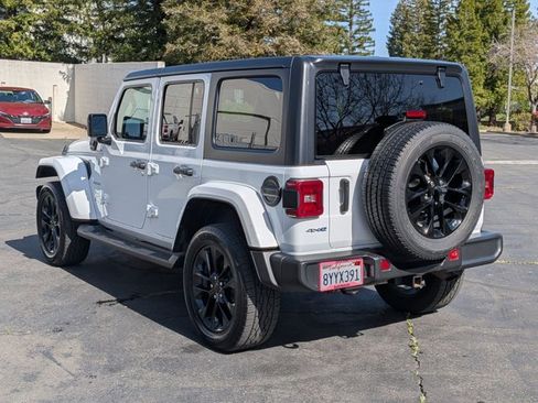 Used 2021 Jeep Wrangler Unlimited Sahara image 8