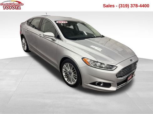 Used 2015 Ford Fusion SE w/ Equipment Group 202A image 9