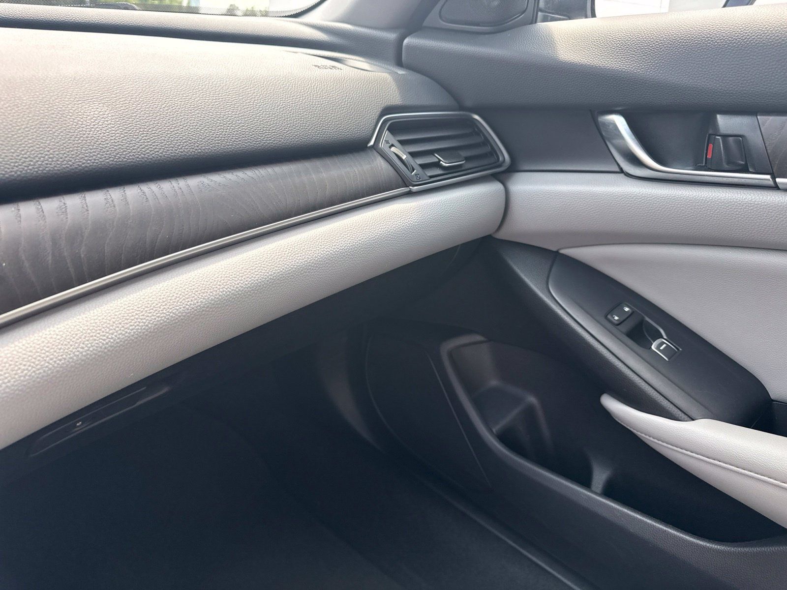 Used 2020 Honda Accord EX-L image 27