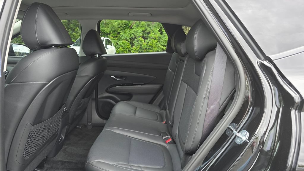 Used 2026 Hyundai Tucson Limited AWD/4WD image 16