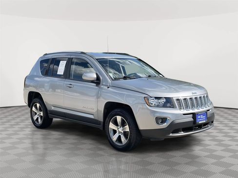 Used 2017 Jeep Compass High Altitude AWD/4WD image 5