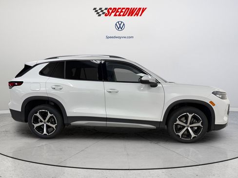 New 2026 Volkswagen Tiguan SE AWD/4WD image 8