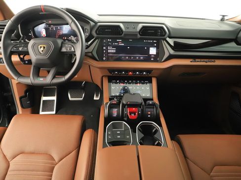 Used 2025 Lamborghini Urus SE AWD/4WD image 18