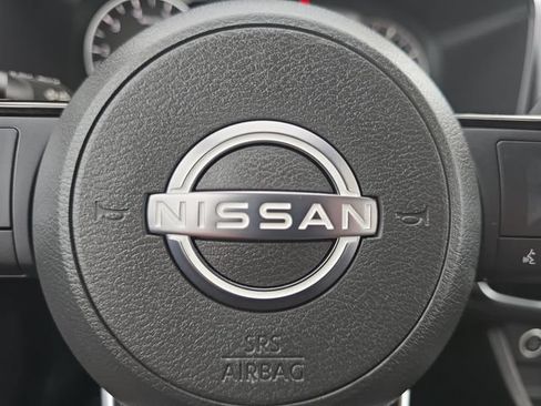 Used 2023 Nissan Rogue SV FWD image 5