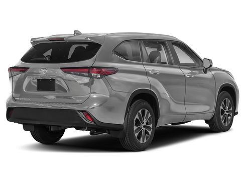 Used 2024 Toyota Highlander XLE AWD/4WD image 3