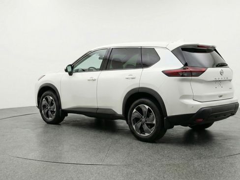 Used 2025 Nissan Rogue SV AWD/4WD image 6