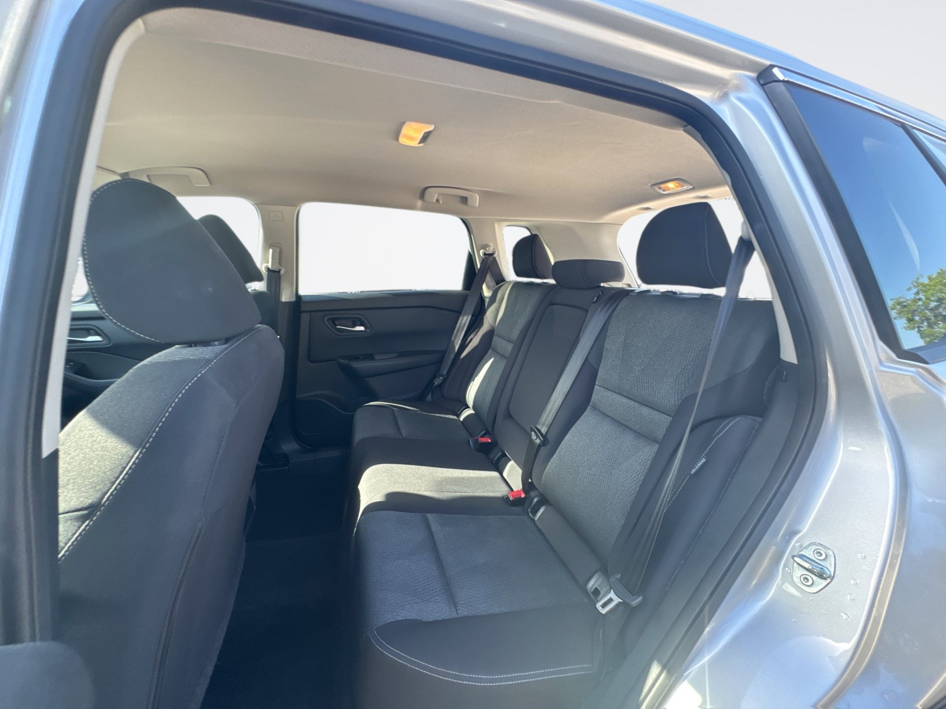 Used 2024 Nissan Rogue SV FWD image 14
