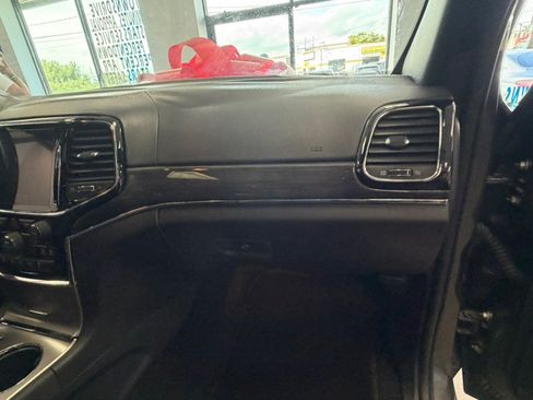 Used 2020 Jeep Grand Cherokee Overland AWD/4WD image 56