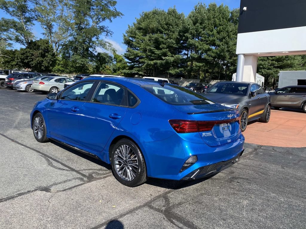Used 2023 Kia Forte GT-Line w/ GT-Line Premium Package FWD image 3