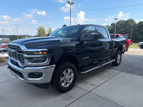 Used 2026 RAM 2500 Big Horn AWD/4WD image 3