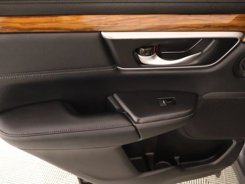 Used 2022 Honda CR-V Touring image 17