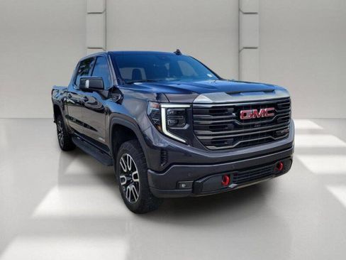Used 2024 GMC Sierra 1500 AT4 w/ Technology Package AWD/4WD image 3