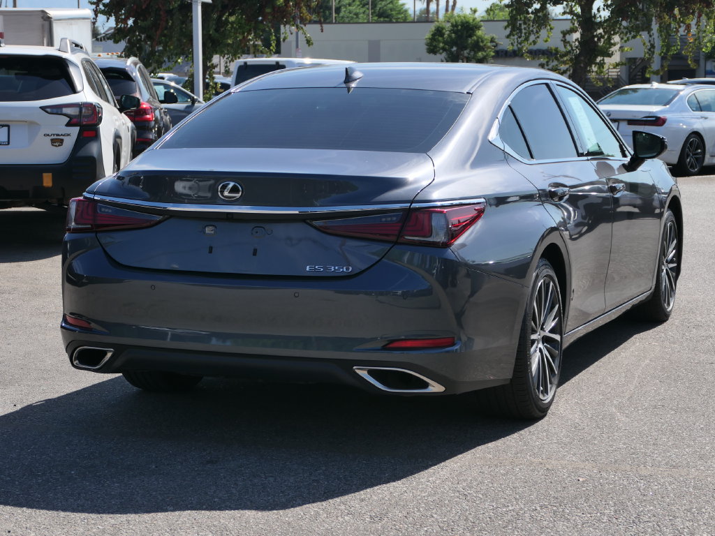 Used 2024 Lexus ES 350 w/ Premium Package FWD image 3