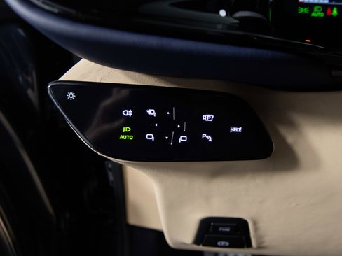 Certified 2025 Ferrari 12Cilindri image 21