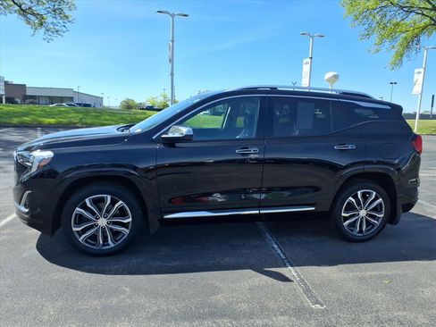 Used 2020 GMC Terrain Denali w/ Denali Premium Package AWD/4WD image 4