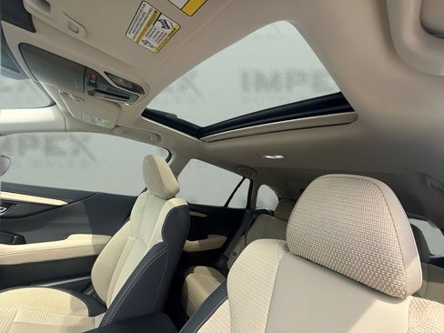 Used 2025 Subaru Outback Premium AWD/4WD image 6