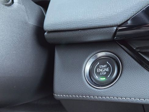 Used 2025 Buick Enclave Sport Touring image 24