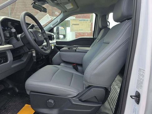 Used 2024 Ford F550 4x4 Crew Cab Super Duty image 4