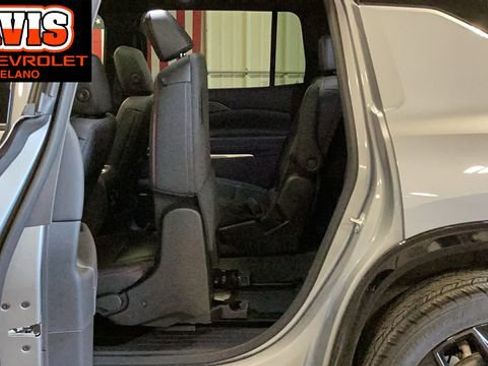 Used 2024 Chevrolet Traverse RS w/ LPO, Floor Liner Package AWD/4WD image 12
