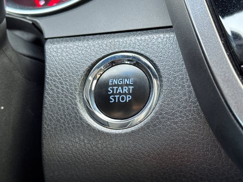 Used 2018 Toyota Camry XSE FWD image 17
