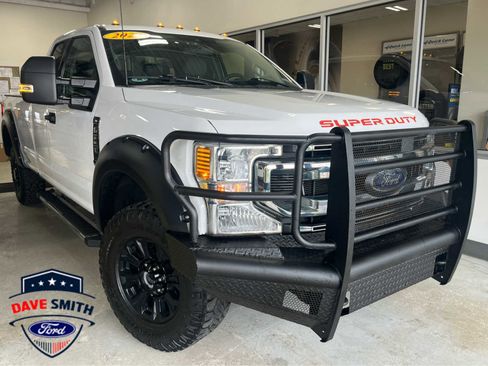 Used 2022 Ford F250 XLT w/ XLT Value Package image 1