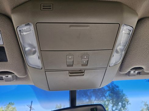Used 2011 Toyota Sequoia Platinum AWD/4WD image 24