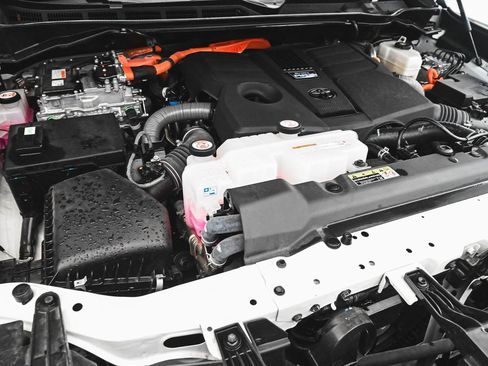 Used 2025 Toyota Tundra Platinum image 40