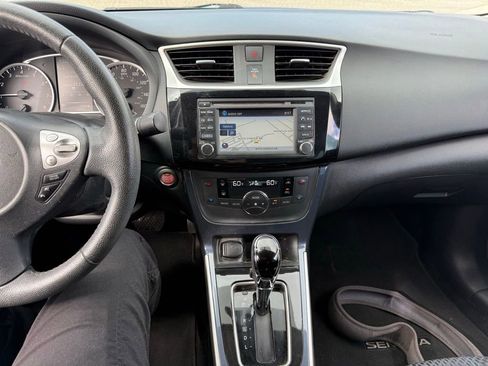 Used 2018 Nissan Sentra SR w/ Technology Package FWD image 9
