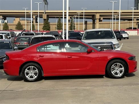 Used 2022 Dodge Charger SXT image 3