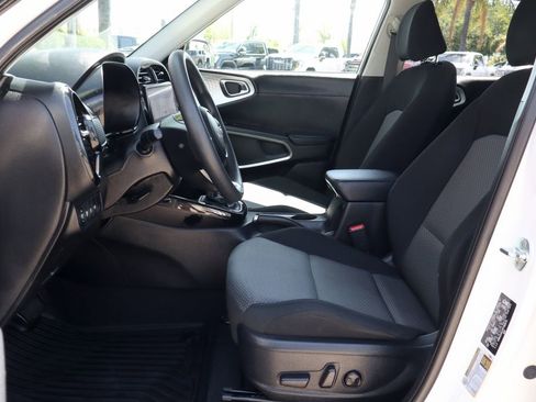 Used 2023 Kia Soul S FWD image 18