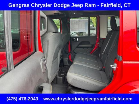 Certified 2025 Jeep Wrangler Unlimited Sahara AWD/4WD image 38