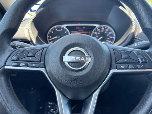 Used 2025 Nissan Sentra SV FWD image 25