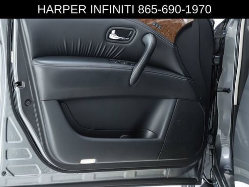 Used 2017 INFINITI QX80 4WD w/ Driver Assistance Package image 19
